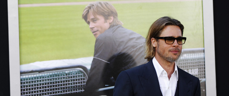 Brad Pitt divulga <i>Moneyball</i> na Califórnia