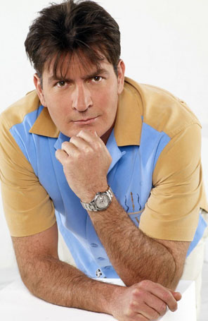 Charlie Sheen deve receber 25 milhões de dólares por demissão de <i>Half Men</i>