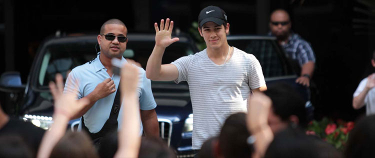 - <i>Vou poder escolher sozinho o que quero fazer</i>, diz Nick Jonas