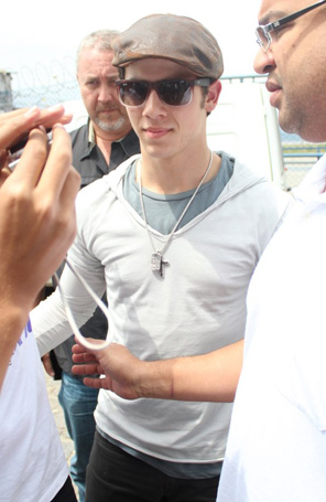 Nick Jonas chega ao Rio de Janeiro