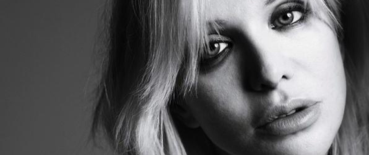 Courtney Love irá escrever um livro com suas memórias