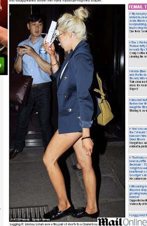 Lindsay Lohan aposta em <i>microshorts</i> e evita fotos