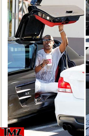 Eddie Murphy é visto com carro de 400 mil reais