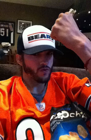 Ashton Kutcher assiste à partida de futebol americano