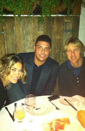 Owen Wilson vai à jantar com ex-jogador Ronaldo