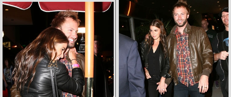 Nikki Reed e Paul McDonald passeiam após casório