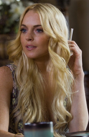 Lindsay Lohan chega atrasada no necrotério no primeiro dia de cumprimento da pena