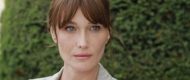 Filha de Carla Bruni e Nicolas Sarkozy se chama Giulia