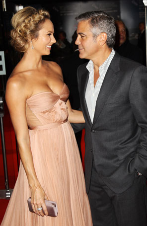 George Clooney troca olhares apaixonados com <i>affair</i> em evento
