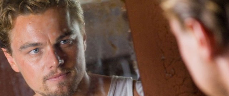 Leonardo DiCaprio vai a bar de universidade