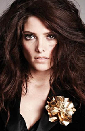 - <I>Preferia estudar do que comprar roupas</i>, diz Ashley Greene