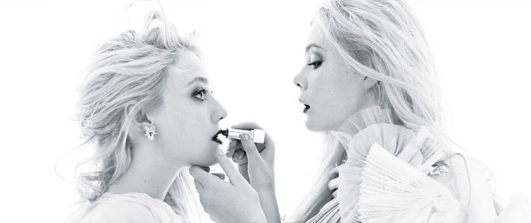 Elle Fanning sentirá falta de atacar o <i>closet</i> da irmã, Dakota