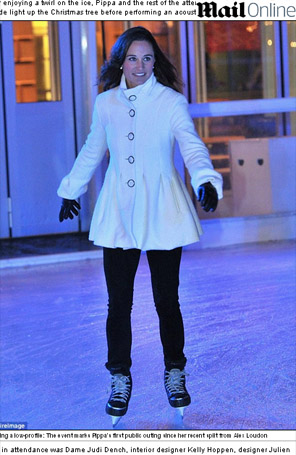 Pippa Middleton se diverte patinando no gelo