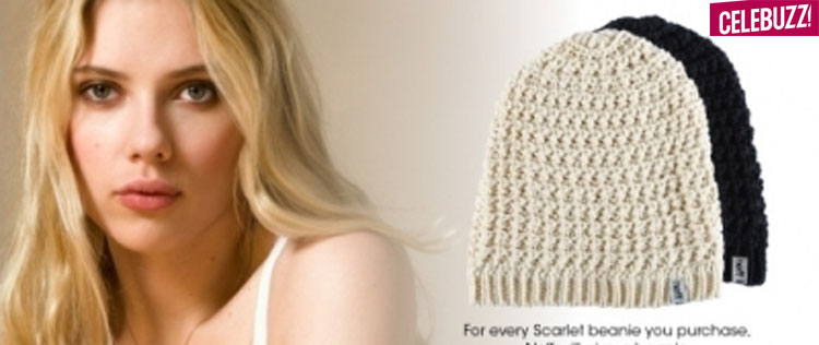 Scarlett Johansson desenha gorros por uma boa causa