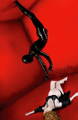 Saiba quem é o fantasma de látex de <i>American Horror Story</i>