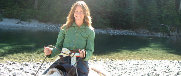 Alanis Morissette fala sobre distúrbios alimentares em artigo