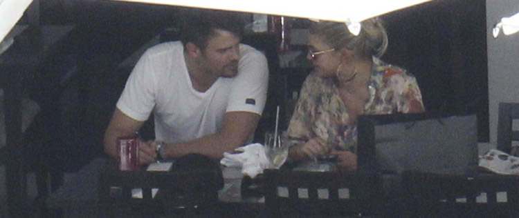 Fergie e Josh Duhamel almoçam juntos em Miami antes de despedida do <i>BEP</i>