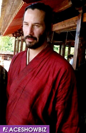 Keanu Reeves se torna samurai para filmagens de novo longa