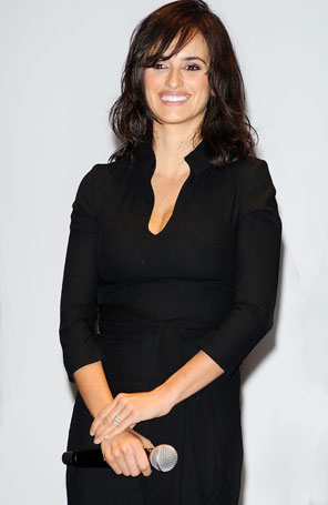 Penélope Cruz muda o visual