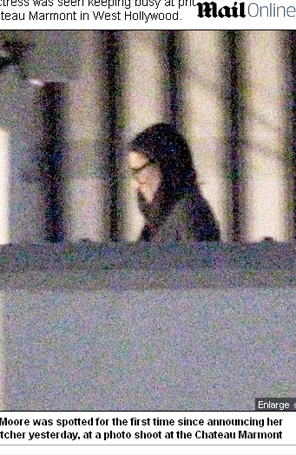 Demi Moore é clicada pela primeira vez após término de casamento