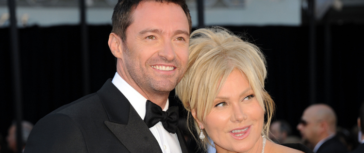 Esposa de Hugh Jackman diz quase já ter sido atacada pelas fãs dele