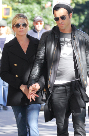 <i>- Eles formam um casal fantástico</i>, diz o pai de Jennifer Aniston sobre a filha e Justin Theroux
