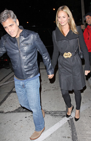 George Clooney sai para jantar com Stacy Keibler