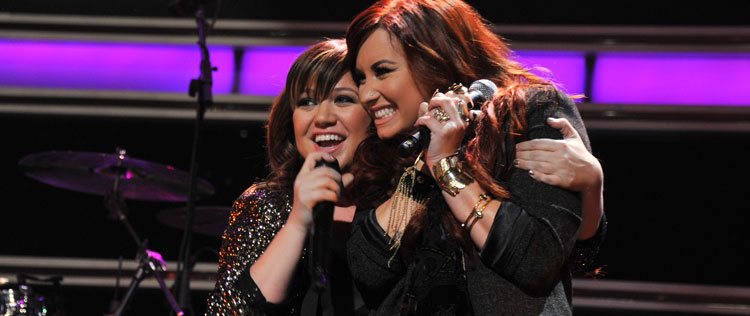 Demi Lovato fará dueto com Kelly Clarkson