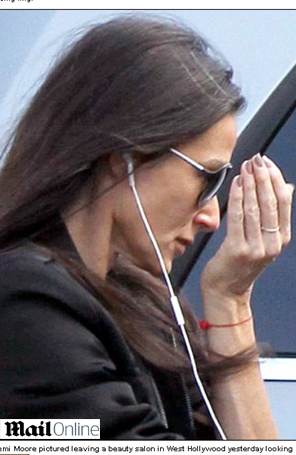 Demi Moore aparece abatida ao sair de salão de beleza em Hollywood