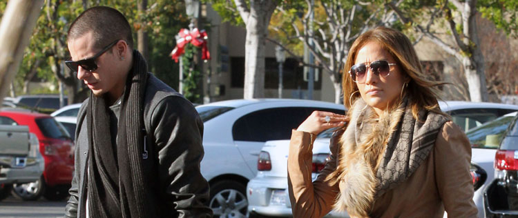 Jennifer Lopez e <I>affair</i> vão à joalheria