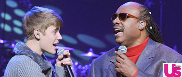 Justin Bieber canta com Stevie Wonder