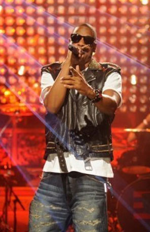 Jay-Z irá comprar carro blindado para proteger a família