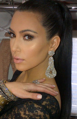 Kim Kardashian quer adotar um bebê haitiano, diz fonte