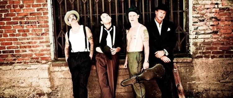 <I>Red Hot Chili Peppers</I> adia turnê nos EUA por problema de saúde do vocalista