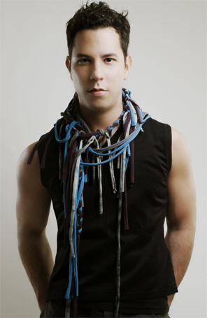 Ex-<i>RBD</i> Christian Chávez se diz fã do <i>Restart</i> e canta <i>Ai se eu te pego</i>
