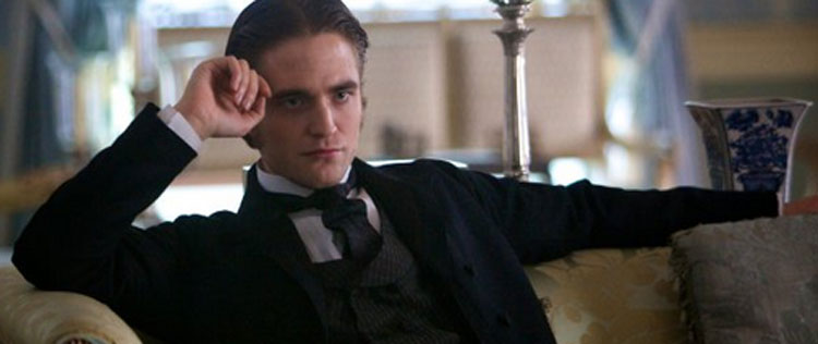 Atriz de <i>Bel Ami</i> fala sobre beijar Robert Pattinson