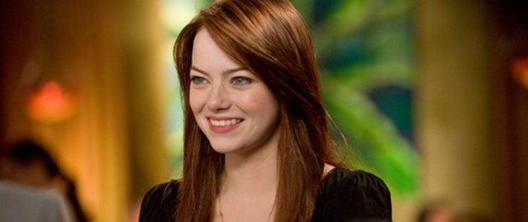 Emma Stone usa óleo de semente de uva para cuidar do rosto
