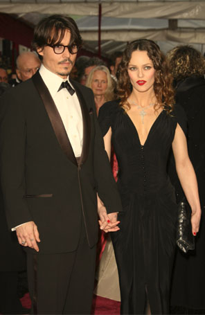 Johnny Depp e Vanessa Paradis estão em continentes separados