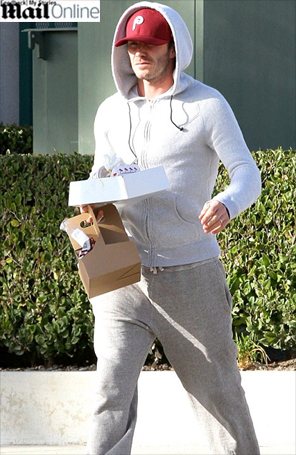 David Beckham é fotografado deixando restaurante de rede de <i>fast food</i>