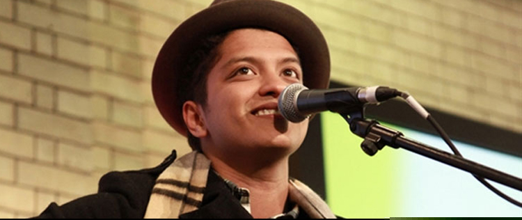 Bruno Mars teve intoxicação alimentar antes de <i>show</i> no Rio