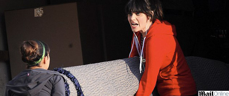 Zooey Deschanel carrega mudança em <i>New Girl</i>