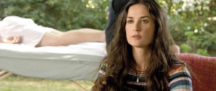Demi Moore não pode se pesar e nem usar o telefone em centro de tratamento