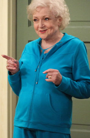 Betty White invade <i>show</i> de Justin Bieber em <i>Hot In Cleveland</i>