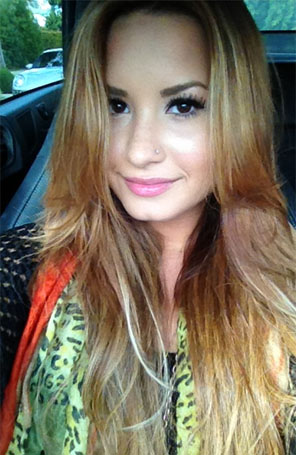 Demi Lovato muda a cor dos cabelos