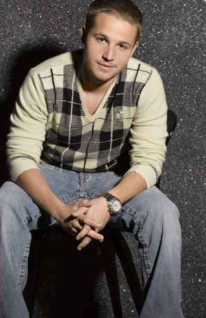 Último ano de <i>Desperate</i> traz Andrew de volta