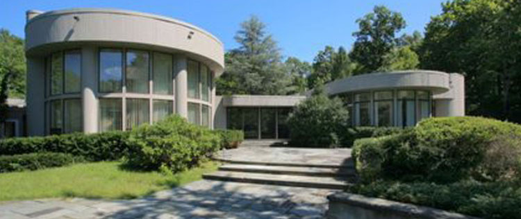 Casa de Whitney Houston já está à venda por mais de três milhões de reais