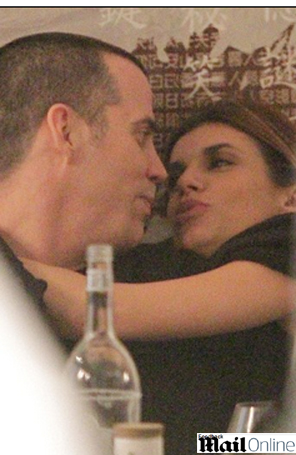 Ex de George Clooney janta com novo namorado em Roma