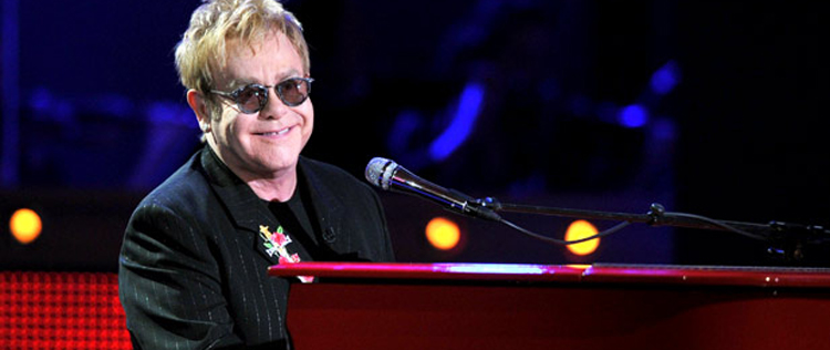 Elton John cancela <i>shows</i> após intoxicação alimentar