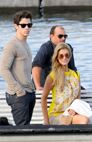 Nick Jonas e cantora australiana terminam namoro