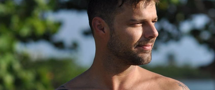 Ricky Martin elogia Carnaval brasileiro e garante que vem ao país no próximo ano